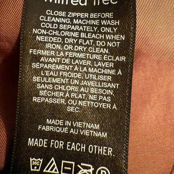 Aritzia X Wilfred vegan leather pants , excellent condition . Size 2 Stock photo - Picture 5 of 5